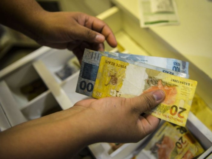 O saldo médio dos valores resgatados é de R$ 10.659 - (Foto: Marcello Casal Jr/Agência Brasil)
