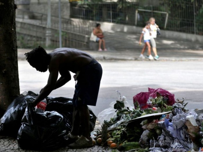 Uma das diretrizes do PNDH é o combate às desigualdades estruturais - (Foto: Tânia Rêgo/Agência Brasil)
