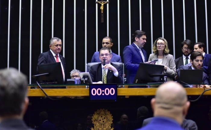 Deputado Sóstenes Cavalcante preside a sessão do Plenário - (Foto: Zeca Ribeiro/Câmara dos Deputados)
