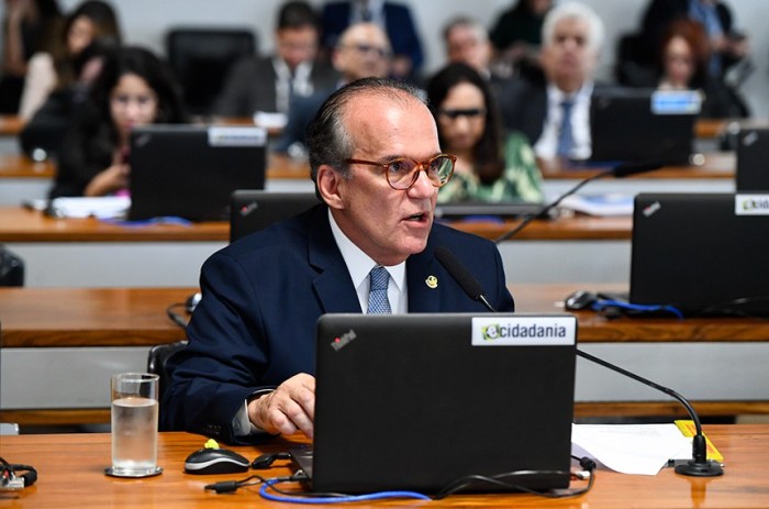 O senador Fernando Dueire relatou a mensagem, que vai a Plenário em regime de urgência - Foto: Roque de Sá/Agência Senado