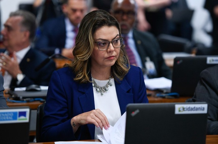 Leila apresentou dados do IBGE que demonstram a necessidade de incentivar o emprego de jovens - Foto: Edilson Rodrigues/Agência Senado