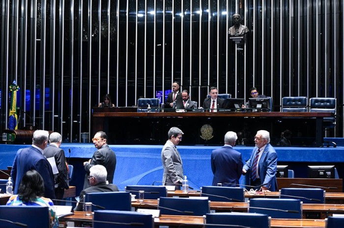 Senadores no Plenário em sessão deliberativa, em 14 de novembro - Foto: Jefferson Rudy/Agência Senado