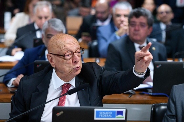 Amin deu parecer favorável ao projeto que isenta a Embrapa, atualmente em dificuldades financeiras, de pagar algumas taxas - Foto: Edilson Rodrigues/Agência Senado
