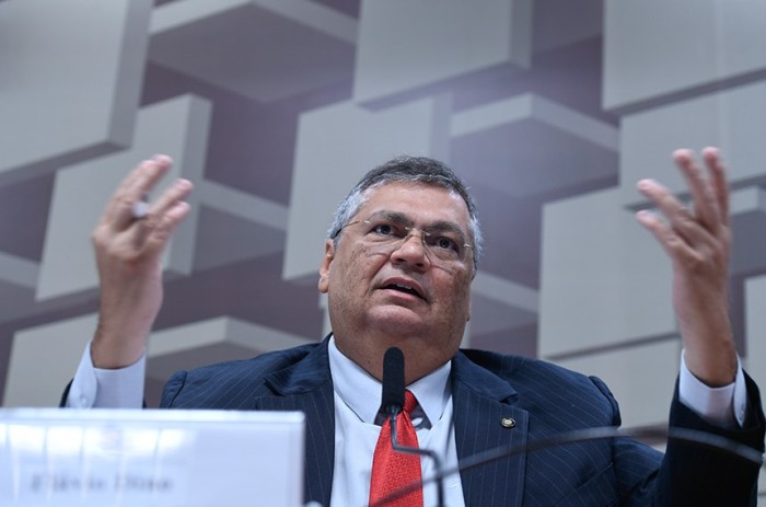 Flávio Dino no Senado, em setembro: senador licenciado, ele foi indicado ao Supremo e deve deixar ministério - Foto: Edilson Rodrigues/Agência Senado