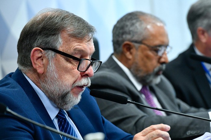 O relator, Flávio Arns, votou pela aprovação do projeto na CDH - Foto: Geraldo Magela/Agência Senado