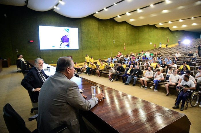 Eduardo, organizador do evento: precisamos de políticas públicas inclusivas e eficientes - Foto: Pedro França/Agência Senado