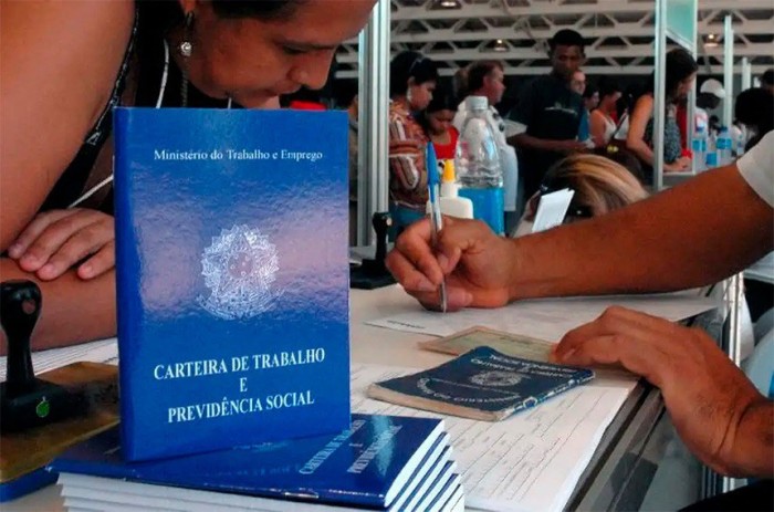 Projeto prevê interferênica de sindicatos em demissões coletivas credito=
