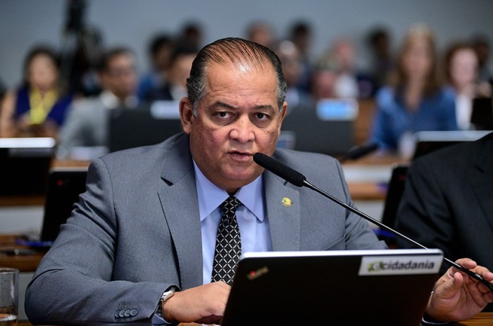 O relator, Eduardo Gomes, pediu o adiamento da votação - Foto: Pedro França/Agência Senado