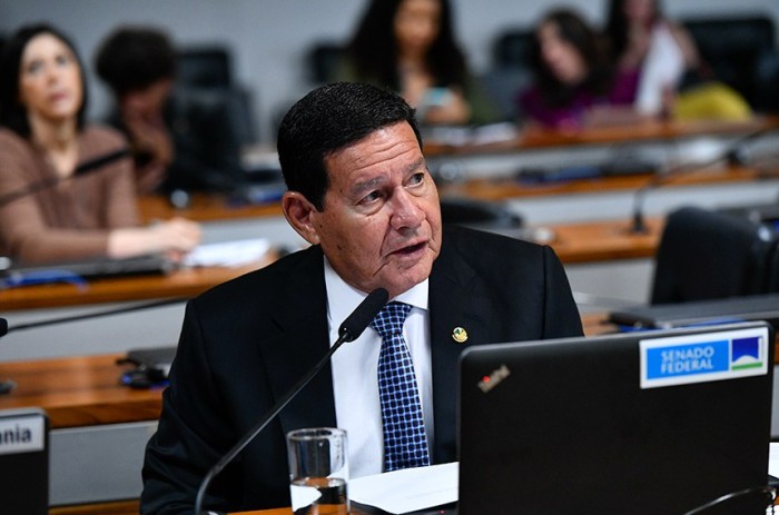 Hamilton Mourão apresentou relatório favorável ao projeto de Cleitinho; o PL 4.187/2023 vai à analise da CCJ - Foto: Geraldo Magela/Agência Senado