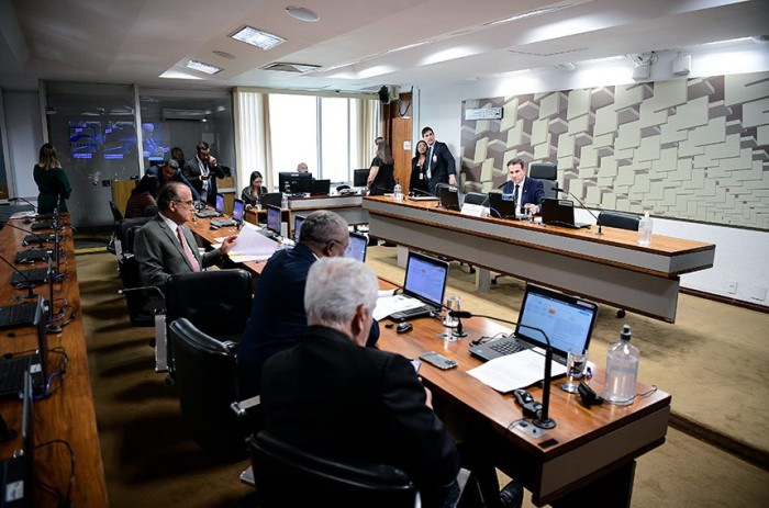 Os estados de São Paulo, Rio Grande do Sul, Acre e Piauí, além das cidades do Rio de Janeiro e Belém, tiveram pedidos de empréstimos autorizados pela Comissão de Assuntos Econômicos - Foto: Pedro França/Agência Senado