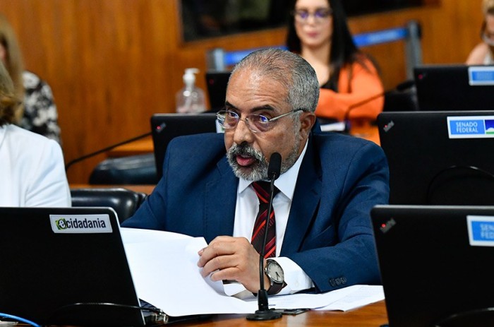 Paim, relator: a capacitação dos pais para que exerçam uma parentalidade positiva deve visar a um relacionamento com seus filhos fundamentado no respeito e acolhimento - Foto: Geraldo Magela/Agência Senado