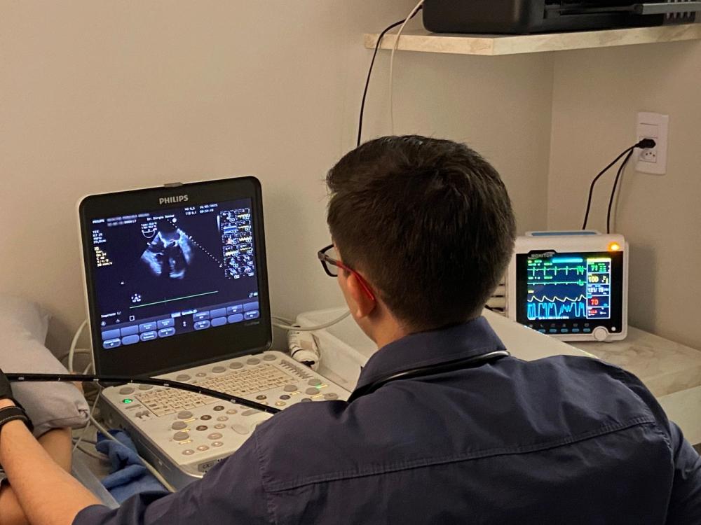 Exame de ecocardiograma transesofágico que ajuda no diagnóstico de doenças do coração é realizado pela primeira vez em consultório no sertão da Paraíba